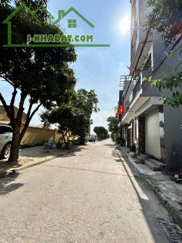 Bán đất Trâu Quỳ/Gia Lâm,59m2 mt 5.2m đường nhựa 10m vỉa hè view thoáng,sẵn dòng tiền
