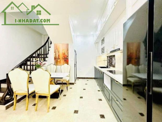 HIỂM NHÀ ĐẸP VĂN CAO – 45M² - 15.8 TỶ – THANG MÁY – CÁCH PHỐ 2 NHÀ – NGÕ THÔNG HAI MẶT - 2