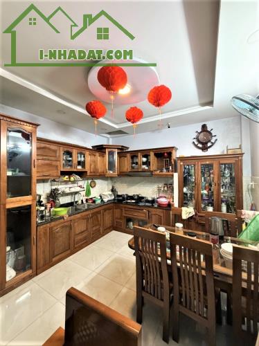 6 TỶ NHÀ TÂN BÌNH HẺM 4M -  GẦN BÁCH KHOA THÔNG LÝ THƯỜNG KIỆT - DT4x11M 3 LẦU - 4PN ĐẸP - 1