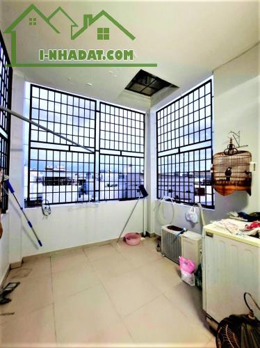 HƠN 6 TỶ NHÀ TÂN BÌNH GIÁP QUẬN 10 - HẺM 1 SẸC 5M Ô TÔ TRÁNH - KINH DOANH - 4 TẦNG 4PN MỚI - 4