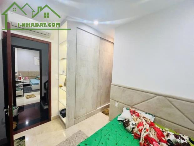 Ngay phố Bùi Viện chỉ 14.8 tỷ DT 42m xây 4 tầng hẻm Ô TÔ kinh doanh đỉnh tận 6 phòng - 1