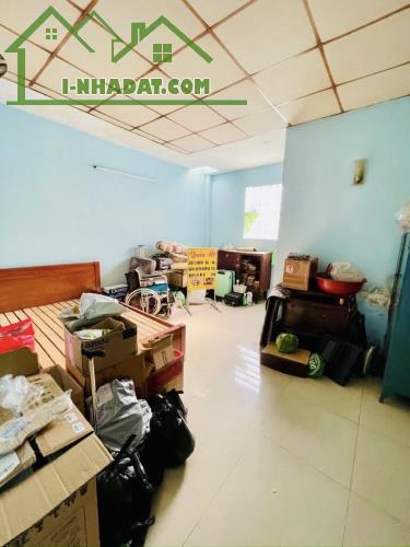 MTKD NGAY ĐHCT- SẦM UẤT NGÀY ĐÊM - 2 TẦNG - 5�17 GIÁ MỀM NHỈNH 9 TL - 4