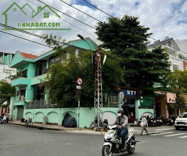 Cho thuê nhà góc 2MT 53 Trần Nhật Duật, Tân Định, Q1. Hầm, Trệt, 2 lầu, DT 10x20 chỉ 150tr