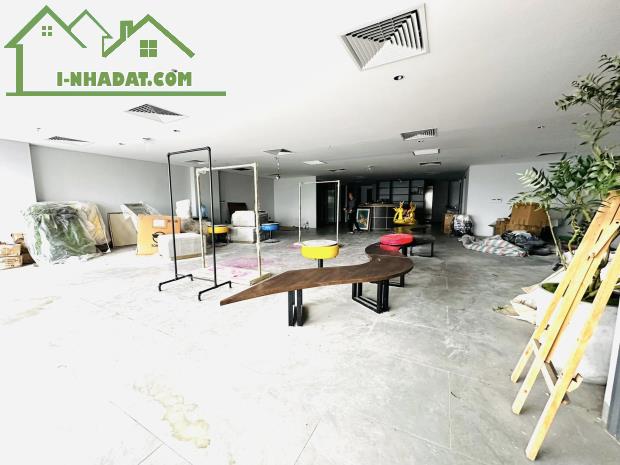 Bán nhà Mặt Phố Minh Khai, HBT: 90m2/Mặt tiền khủng 8.2m - 61 Tỷ, Vỉa hè rộng - 2