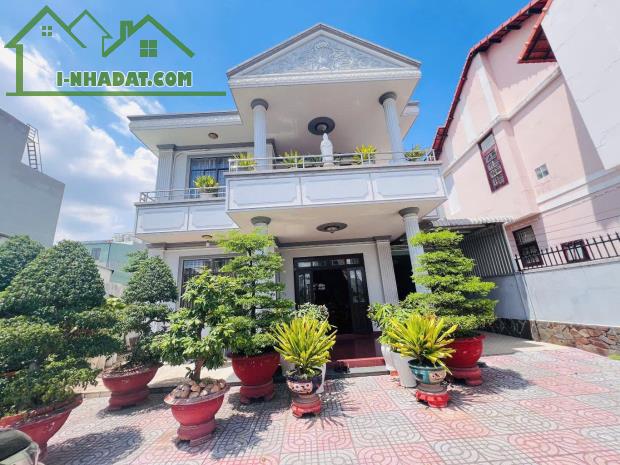 BIỆT THỰ MT TRƯƠNG VĂN THÀNH - NGANG 13M - 415m2 - 37 TỈ