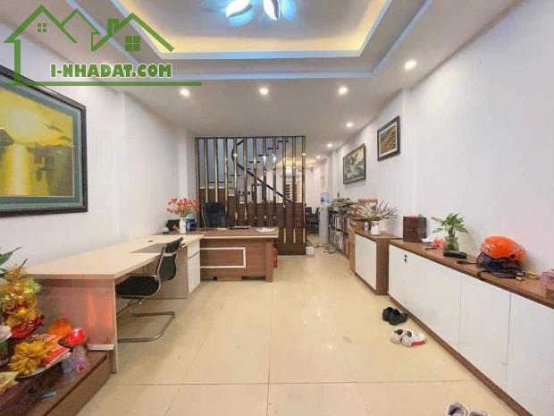 💥💥Bán Nhà Phố Thạch Bàn 50m2-hơn 8 tỷ-DÂN XÂY - GẦN HỒ-TRUNG TÂM THẠCH BÀN - TIỆN ÍCH BẠ