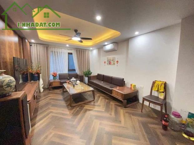 💥💥Bán Nhà Phố Thạch Bàn 50m2-hơn 8 tỷ-DÂN XÂY - GẦN HỒ-TRUNG TÂM THẠCH BÀN - TIỆN ÍCH BẠ - 2