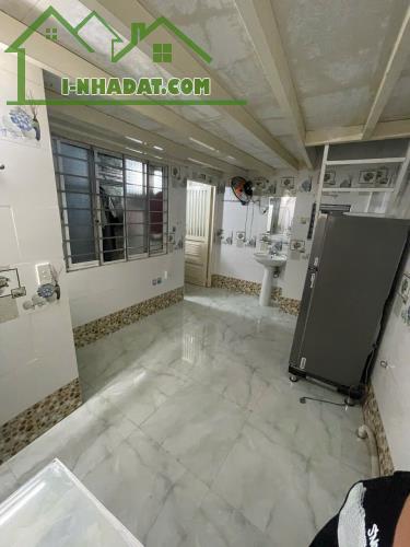 CHÍNH CHỦ CẦN BÁN CĂN NHÀ ĐANG KINH DOANH  5 TẦNG TẠI  667 Đ. Trần Xuân Soạn, Tân Hưng, - 3