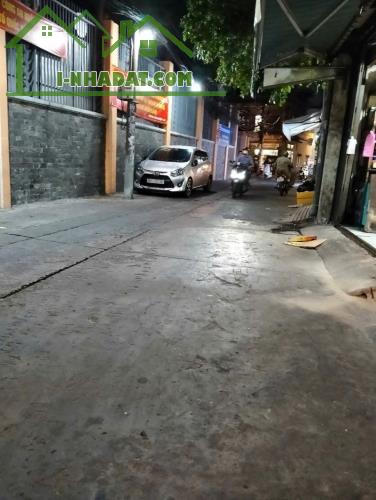 TRUNG TÂM QUẬN 11 - HẺM XE HƠI - 2 TẦNG -  DT 4M x 13M - 5.8 TỶ.