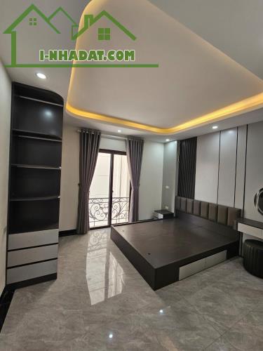 GẤP - NHÀ ĐẸP - NỘI THẤT SẴN - OTO ĐỖ CỔNG - 3
