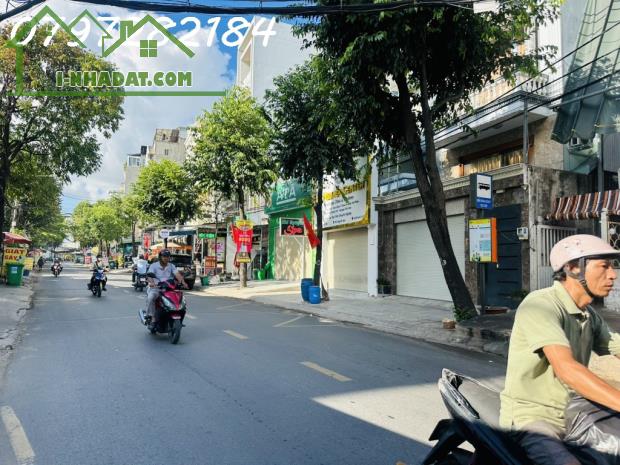 Bán nhà mặt phố 120m2, 13,5 tỷ tại Làng Tăng Phú, Tăng Nhơn Phú A, Q9, TP. - 2