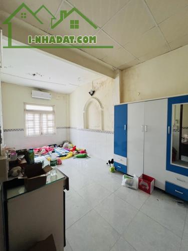 BÁN NHÀ NỞ HẬU 2 MẶT TIỀN HẺM – 77M² – SHR  – GẦN LÊ VĂN QUỚI, MÃ LÒ
