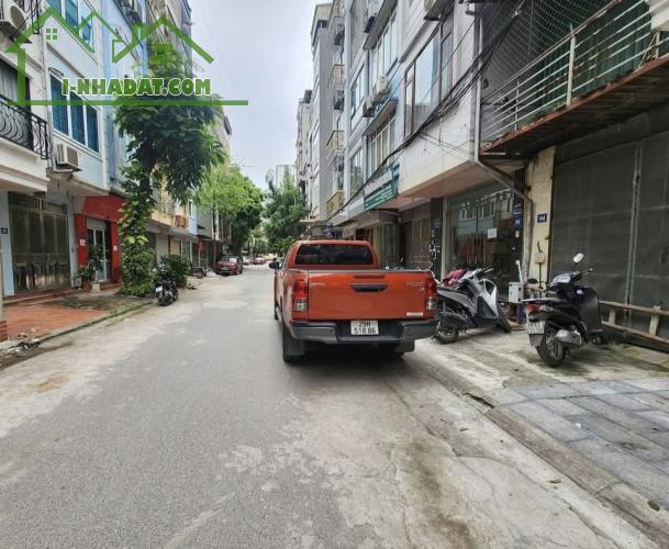 BÁN NHÀ PHỐ NGUYỄN VĂN HUYÊN – 68M2 – Ô TÔ TRÁNH – KINH DOANH– SÁT PHỐ - 25 TỶ
