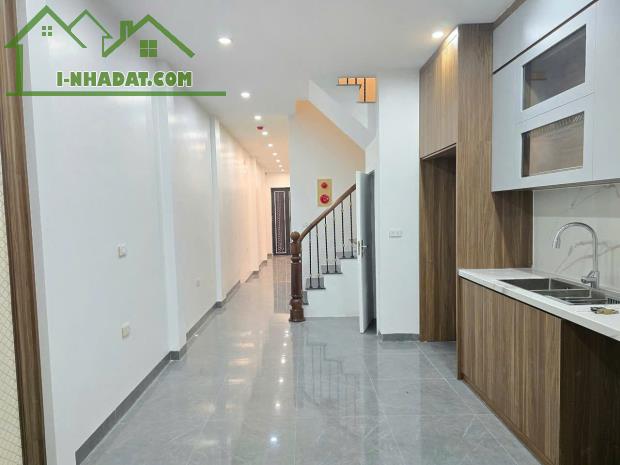 PL YÊN LÃNG - 5 TẦNG THANG MÁY DT 53m2 5 tầng Mặt tiền 3.5m Giá 15.5 tỷ