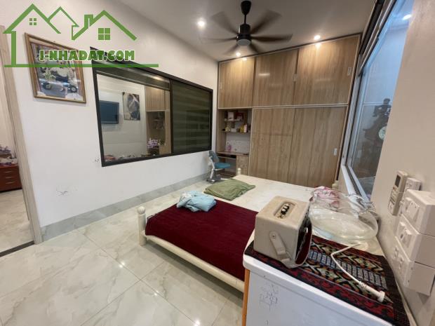 NHÀ HÀNG BỀ THẾ TÂY HỒ QUẬN - DT KHỦNG - NỞ HẬU- VỪA Ở VỪA KD NHÀ HÀNG SÂN VƯỜN - 2