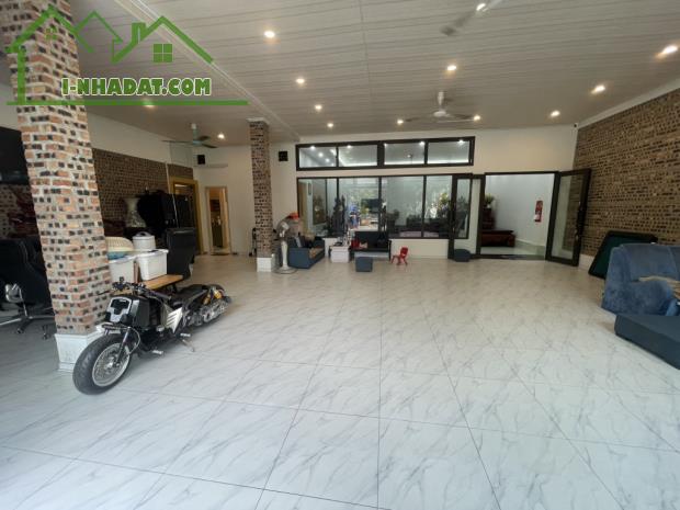 NHÀ HÀNG BỀ THẾ TÂY HỒ QUẬN - DT KHỦNG - NỞ HẬU- VỪA Ở VỪA KD NHÀ HÀNG SÂN VƯỜN - 3
