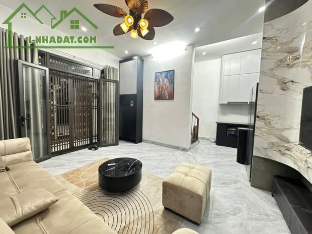 NHỈNH 7TỶ SIÊU PHẨM NHÀ MỚI TRUNG TÂM HAI BÀ TRƯNG - FULL NỘI THẤT - SỔ ĐỎ ĐẸP.