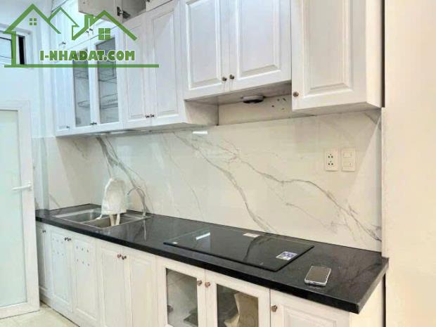 Bán gấp nhà rẻ đẹp ngõ 1194 đường Láng ngõ to gần ô tô 5T 35m MT 3.5m nở hậu full nội thất - 2
