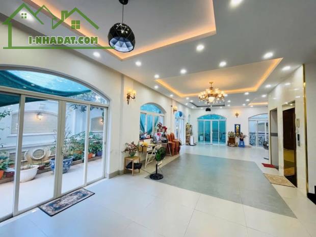 Nhà mặt tiền Phường Phú Mỹ, Quận 7 – 90m² – Thang máy – Để được ô tô – Giá chỉ 14.8 tỷ