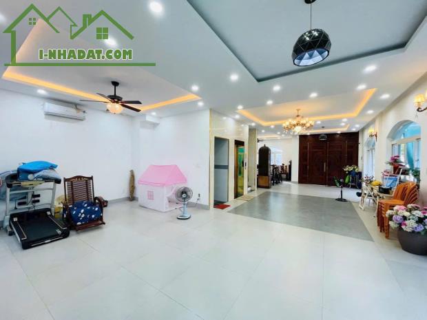 Nhà mặt tiền Phường Phú Mỹ, Quận 7 – 90m² – Thang máy – Để được ô tô – Giá chỉ 14.8 tỷ - 3