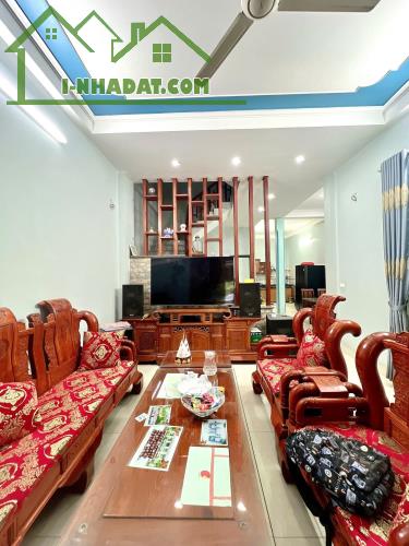 Bán nhà mặt phố Thi Sách, 110m2, 4 tầng, 59 tỷ, vỉa hè rộng, ô tô tải đỗ, kinh doanh đỉnh