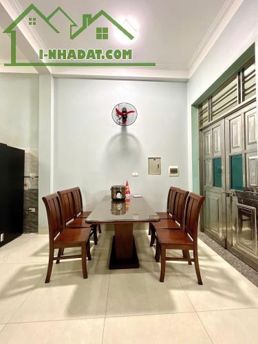 Bán nhà mặt phố Thi Sách, 110m2, 4 tầng, 59 tỷ, vỉa hè rộng, ô tô tải đỗ, kinh doanh đỉnh - 1