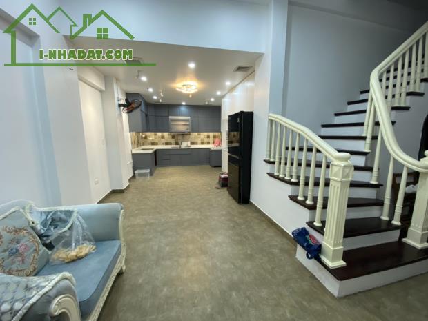 Siêu hiếm tạ quang bửu bán nhà tập thể vip như thổ cư 240M ô tô lùi cửa hai bà trưng - 1
