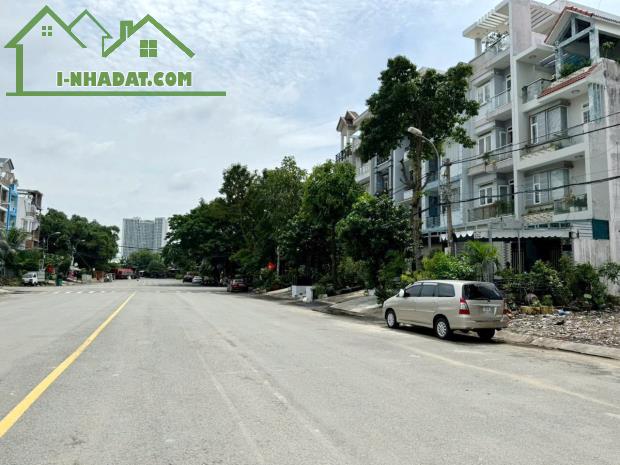 Bán đất nền mặt tiền đường Số 13 thuộc KDC Phong Phú 5 B/C, Giáp bến xe Q8