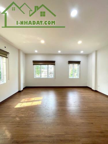 Chỉ Hơn 8 Tỷ Có Nhà 3 Ngủ Phố Đại La, 2 Mặt Thoáng, Ô Tô Ngay Nhà - 4