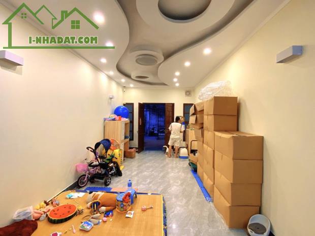 BÁN NHÀ ĐỘI CẤN, BA ĐÌNH, DIỆN TÍCH 89 M , TRUNG TÂM BA ĐÌNH, NGÕ THÔNG, GẦN Ô TÔ, SỔ ĐẸP