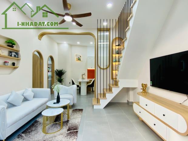 Cần bán, vị trí siêu đẹp, đường 12m, Phan Văn Hớn, quân12, 4m x 15, chỉ nhỉnh 7 tỷ. - 2