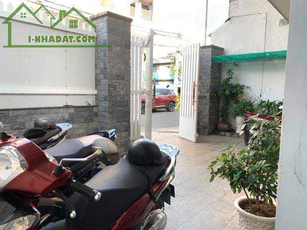 Bán Nhà Mặt Tiền Âu Cơ- Phước Tân - Tỉnh Khánh Hoà
,DT: 201m2 ngang 11m nở hậu-  LH: - 1