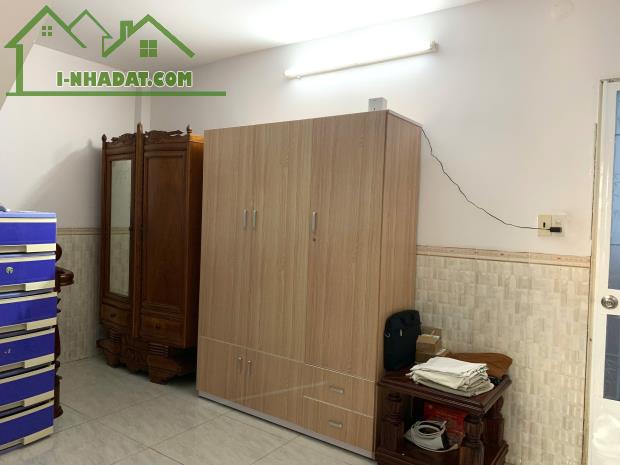 Bán Nhà Mặt Tiền Âu Cơ- Phước Tân - Tỉnh Khánh Hoà
,DT: 201m2 ngang 11m nở hậu-  LH: - 3