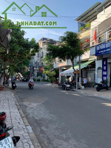 Bán Nhà Mặt Tiền Âu Cơ- Phước Tân - Tỉnh Khánh Hoà
,DT: 201m2 ngang 11m nở hậu-  LH: - 4