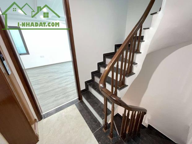 BÁN NHÀ  PHỐ TÔ VĨNH DIỆN DT 45M, 6 T, 19,5 TỶ . - 2
