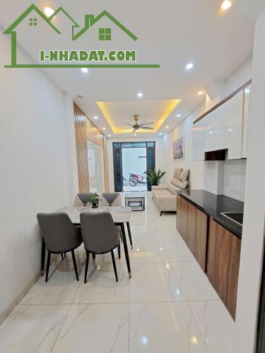 BÁN NHÀ LÔ GÓC – 5 TẦNG MỚI – LĨNH NAM, HOÀNG MAI – 30M² – NGÕ RỘNG – GIÁ CHỈ 5.8 TỶ - 1