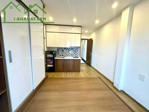 Toà CCMN siêu phẩm Hoàng Hoa Thám 50m2 x 7 tầng thang máy - 10 phòng khép kín - Ngõ to. - 2