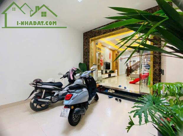 Bán nhà tuyến 2 Hoàng Ngọc Phách - Quán Nam, 84m 4 tầng độc lập, Giá 7.5 tỉ