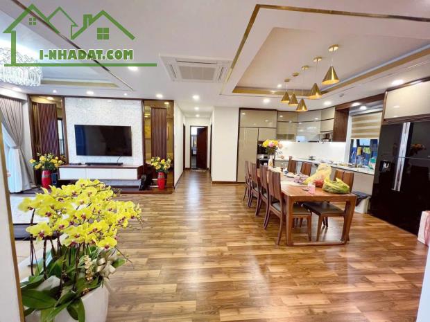 Bán căn hộ Thành Công Tower Láng Hạ 190m2 4pn 3vs 14.9 tỷ Full NT, hướng mát