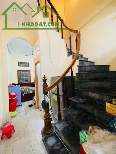 Siêu Phẩm! Quan Hoa,Oto đỗ cửa,Phân Lô,DT: 42m2 x 4Tầng,Giá:9.98tỷ Cầu Giấy