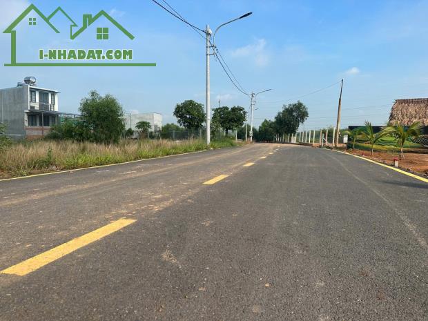 🌟 Bán đất mặt tiền Tân Định, sổ riêng, giá cực tốt!
