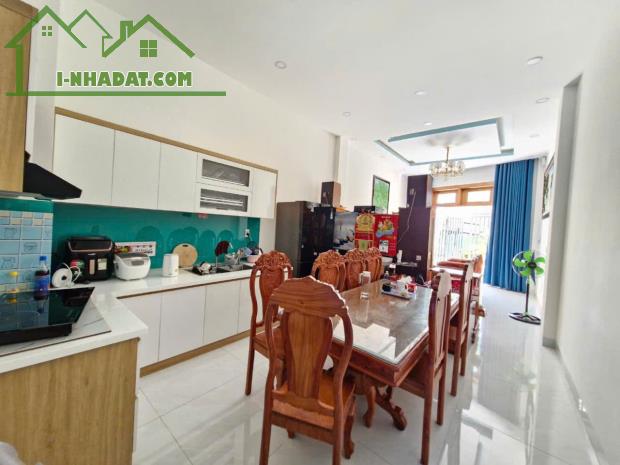 BÁN NHÀ QUẬN 9,NHÀ 3TẦNG DT66M,NGAY GẦN VINHOME,ĐƯỜNG XE TẢI TRÁNH,CHỈ HƠN 5TỶ TL - 3