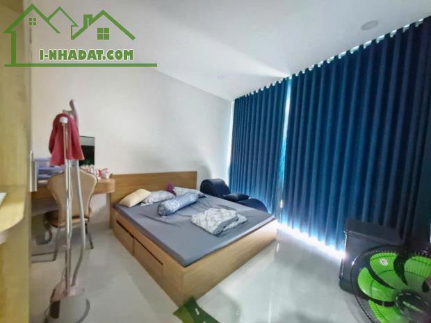 BÁN NHÀ QUẬN 9,NHÀ 3TẦNG DT66M,NGAY GẦN VINHOME,ĐƯỜNG XE TẢI TRÁNH,CHỈ HƠN 5TỶ TL - 4