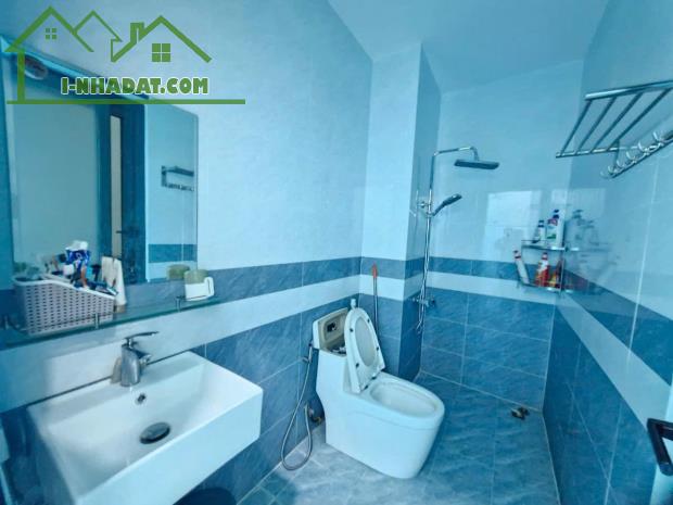 BÁN NHÀ QUẬN 9,NHÀ 3TẦNG DT66M,NGAY GẦN VINHOME,ĐƯỜNG XE TẢI TRÁNH,CHỈ HƠN 5TỶ TL - 5