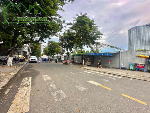 BÁN ĐẤT TẶNG NHÀ ĐƯỜNG AN ĐỒN - LÔ GÓC KẸP KIỆT - 211M2 - NGANG:10M - NỞ HẬU - 11.9 TỶ - 2