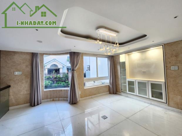Cho thuê nhà 226/3B Lý Chính Thắng, P9, Q3. Hầm, Trệt, 3 Lầu Thang máy chỉ 70tr - 2