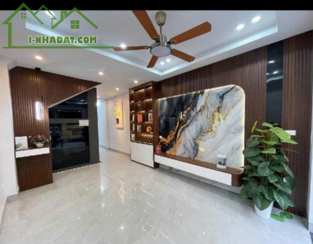 Bán gấp căn 43M cực hiếm, có thang máy, ô tô vào nhà Thụy Phương, BTL