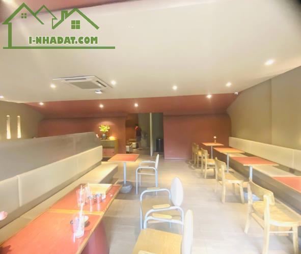 TÒA NHÀ MẶT PHỐ PHÙNG HƯNG, HOÀN KIẾM, 110M,6TẦNG,MT10M, LÔ GÓC 3 THOÁNG, THANG MÁY - 3