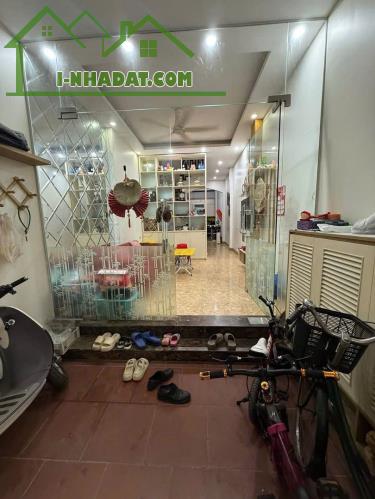 Bán nhà Phân Lô Phố Phạm Thận Duật, DT55m2 Ngõ Thông, Oto đỗ cửa, Dân trí cao, Giá 14,5 Tỷ