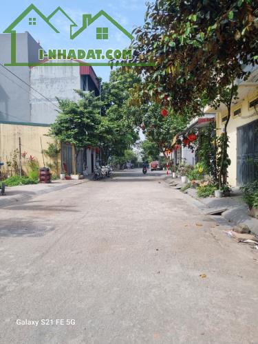Bán Đất Thượng Thanh 73m x 5m6 vuông đẹp, oto tránh, vỉa hè. LH 0936123469